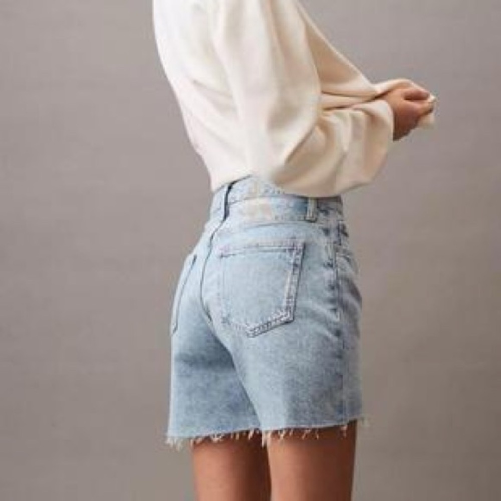 Calvin Klein Distressed Denim Mom Shorts, 28